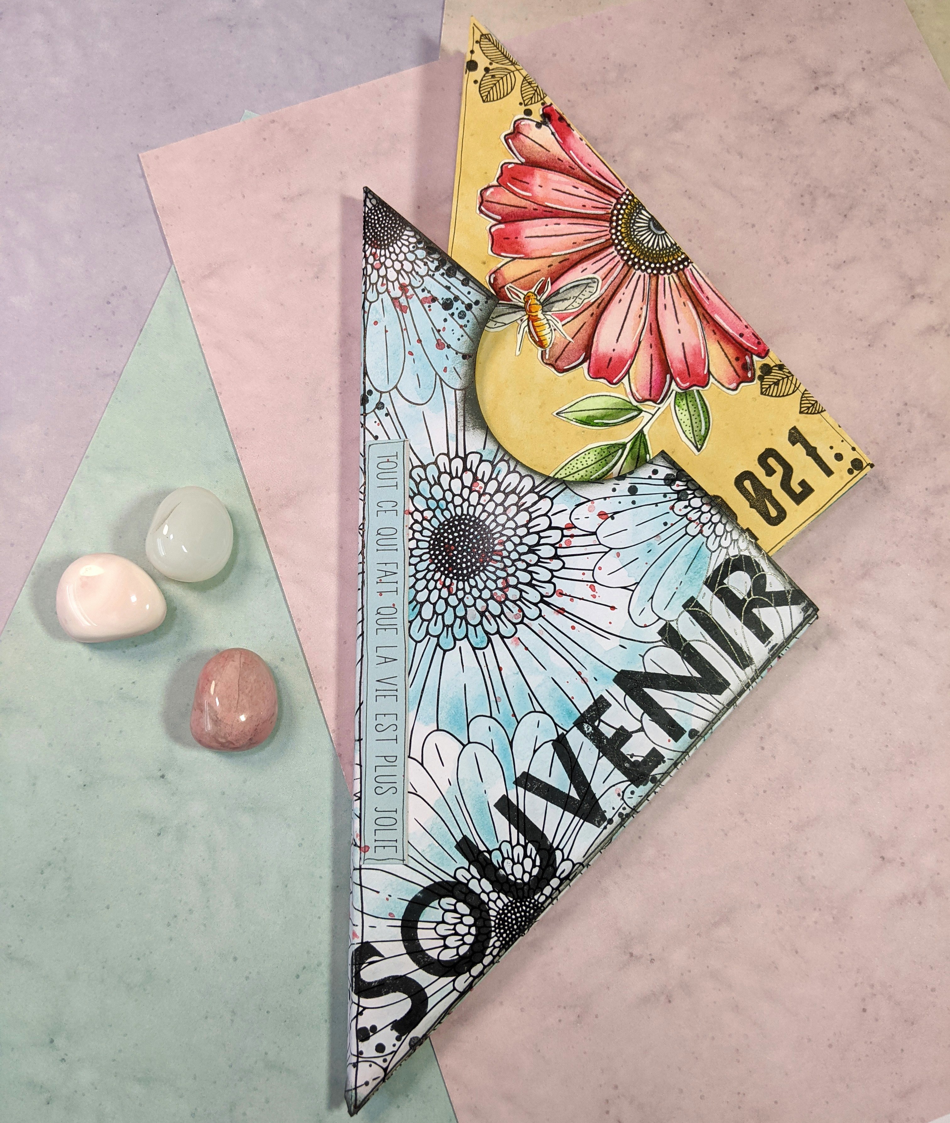 TUTO Mini Album triangle "souvenir" par PINKLOLA